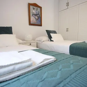 Rentalsevilla Espacioso Apartamento En La Alameda De Hercules Con Parking Apartamento